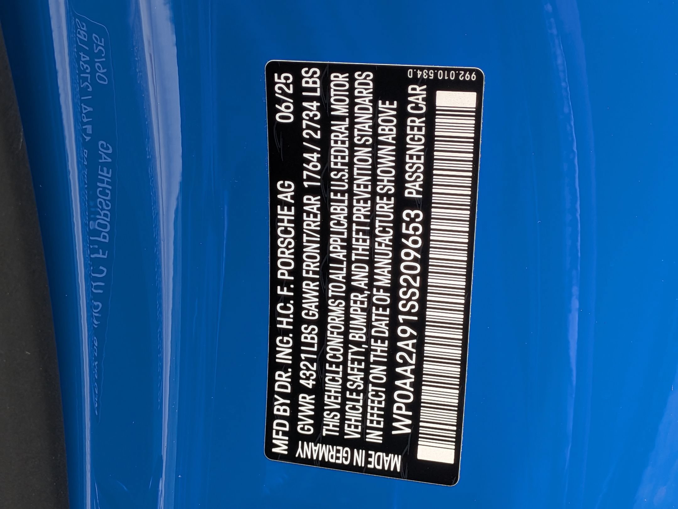 Certified 2025 Porsche 911 Carrera RWD image 38