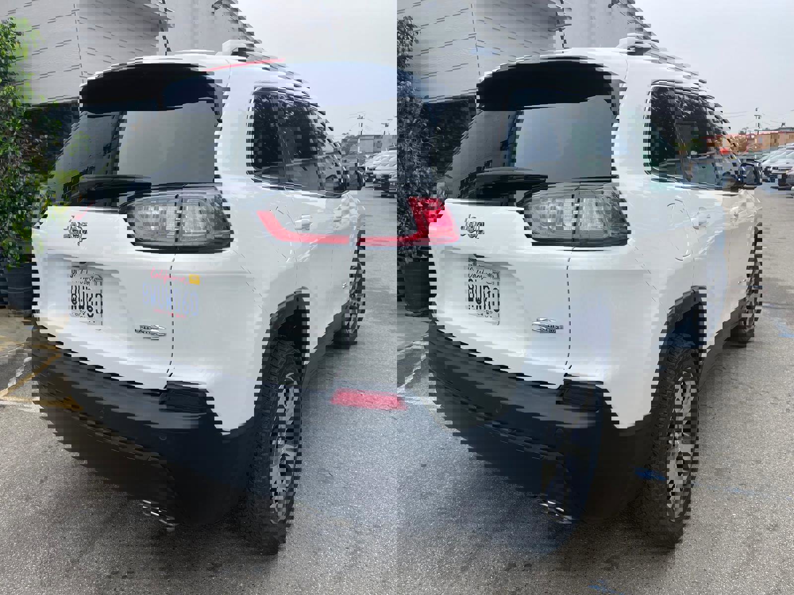 Used 2021 Jeep Cherokee Latitude Lux w/ Comfort/Convenience Group image 3