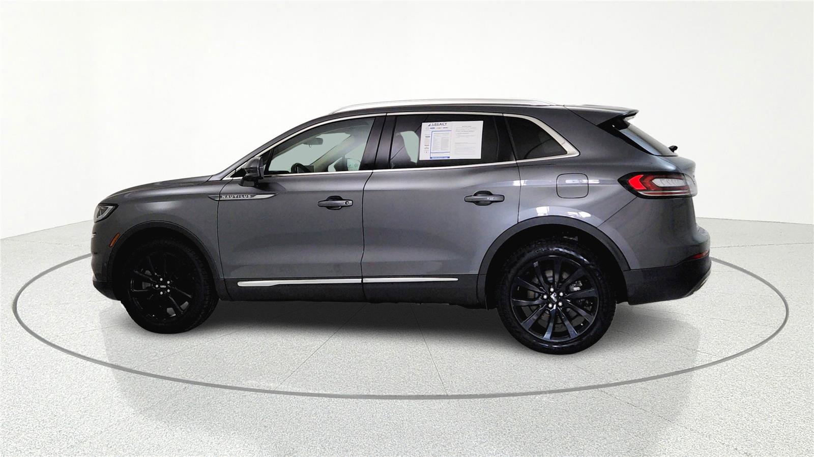 Used 2022 Lincoln Nautilus Reserve w/ Equipment Group 201A image 4