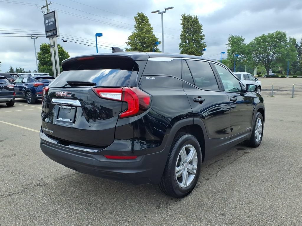 Used 2023 GMC Terrain SLE FWD image 4