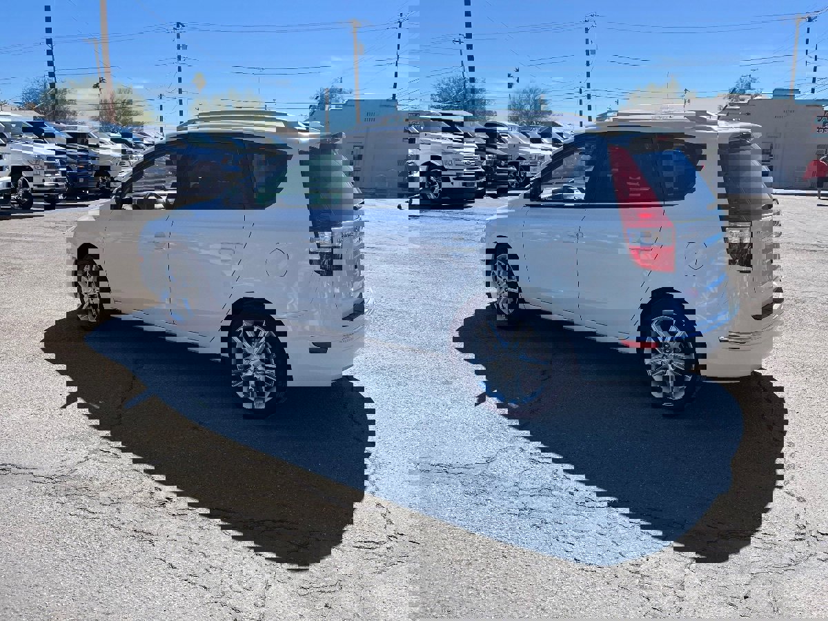 Used 2011 Hyundai Elantra SE image 8