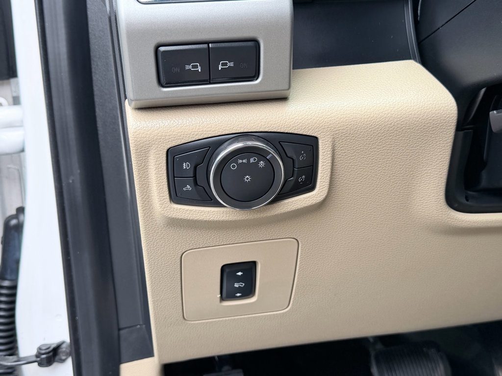Used 2015 Ford F150 Lariat AWD/4WD image 11