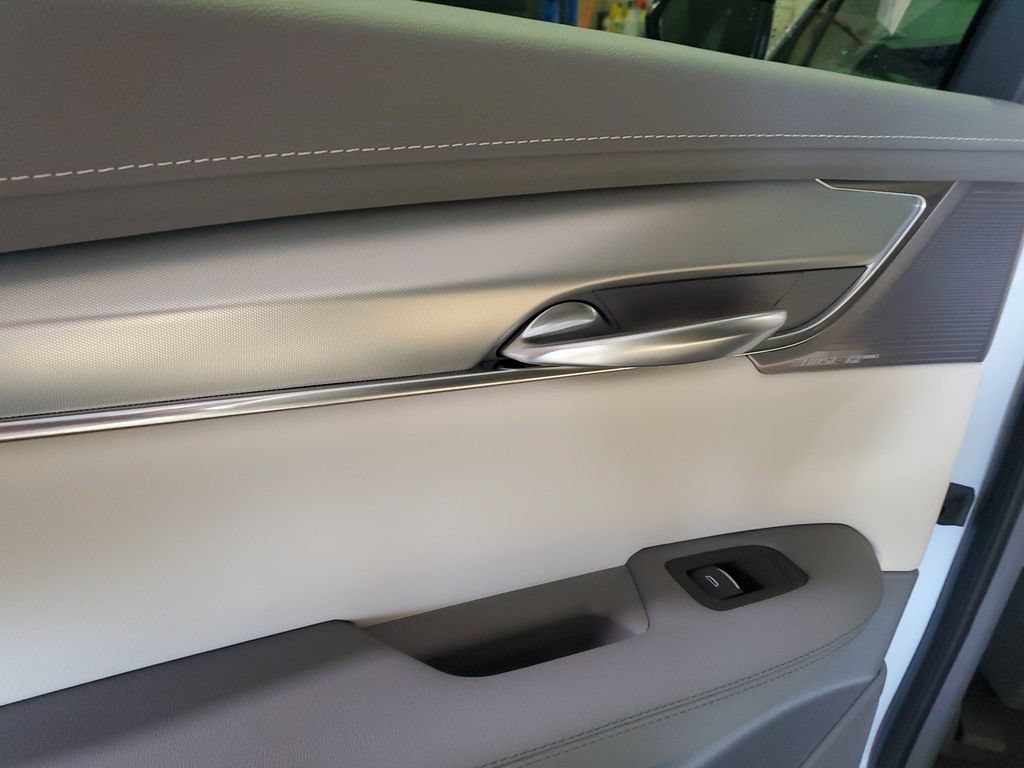 Certified 2023 Cadillac XT5 Premium Luxury w/ LPO, Premium Carpet Package FWD image 16