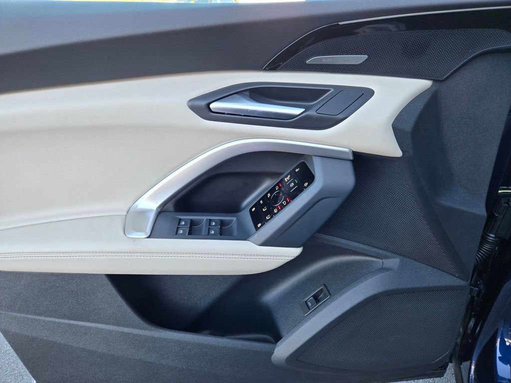 New 2025 Audi Q5 Premium Plus image 17