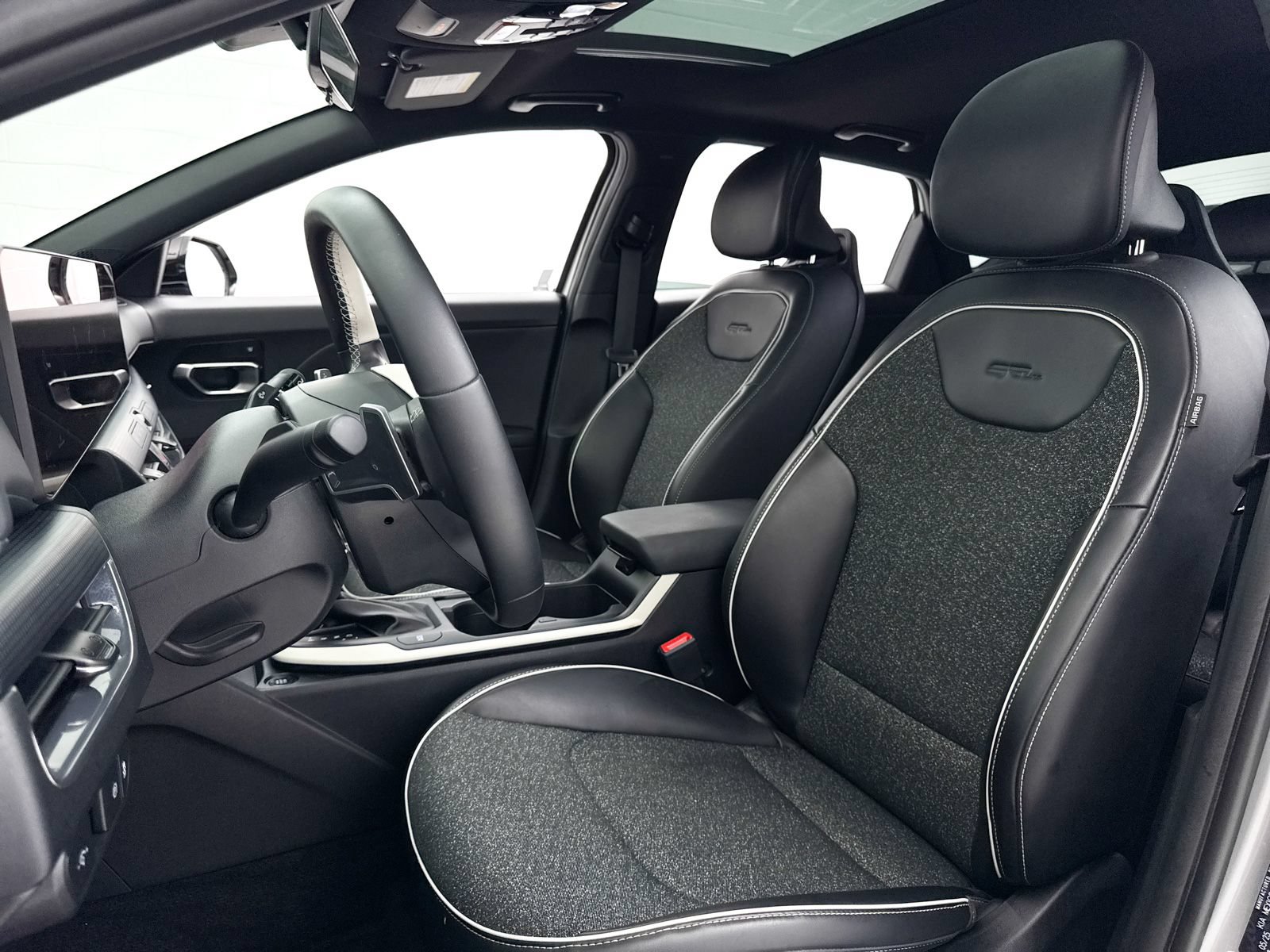 Certified 2025 Kia K4 EX w/ GT-Line Sunroof Package FWD image 22