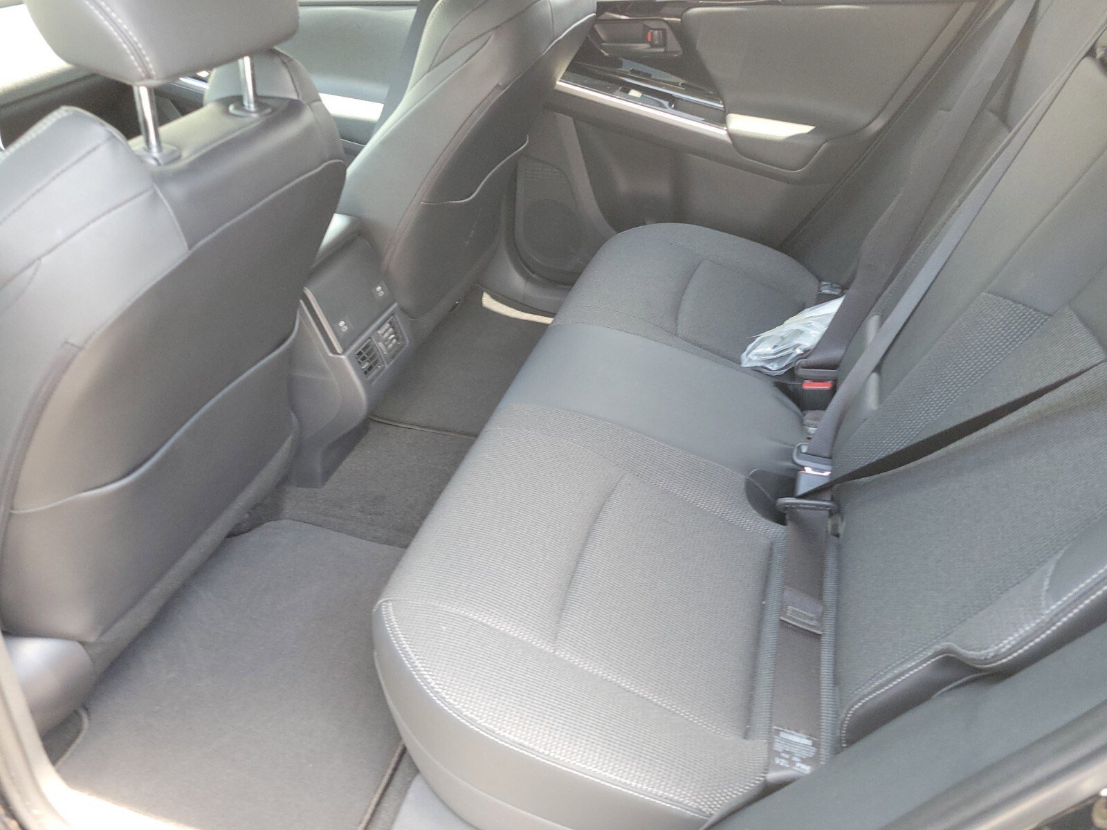 Used 2025 Toyota bZ4X FWD image 17