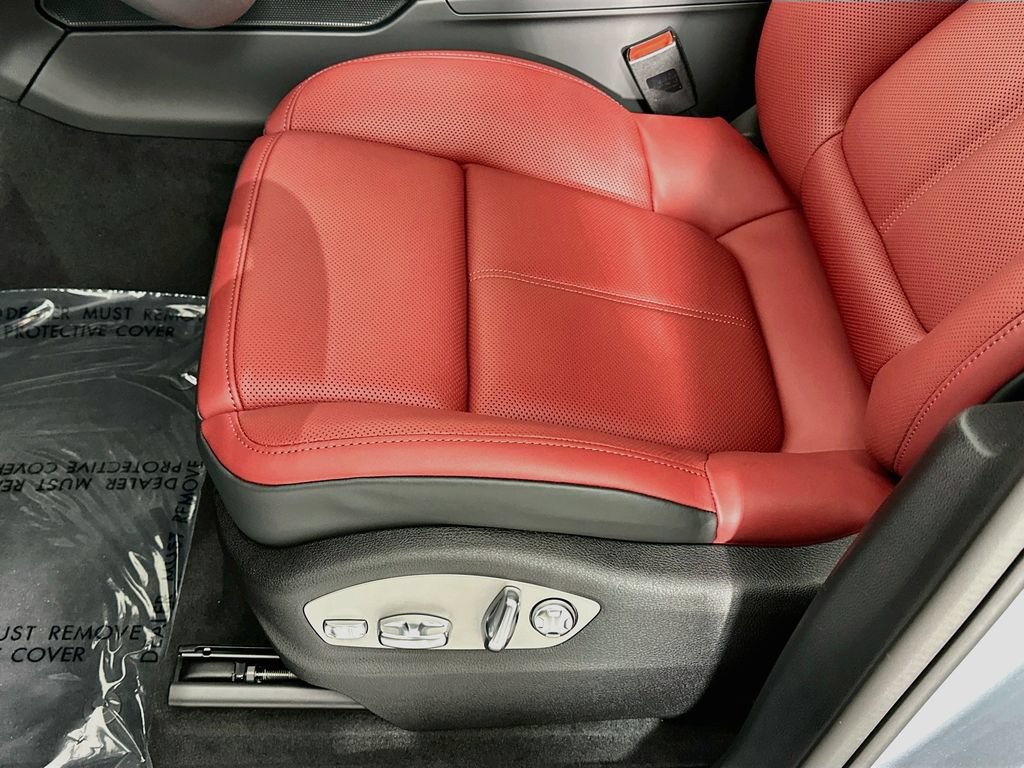 New 2026 Porsche Macan AWD/4WD image 22