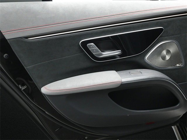 Used 2022 Mercedes-Benz EQS 580 4MATIC Sedan image 13