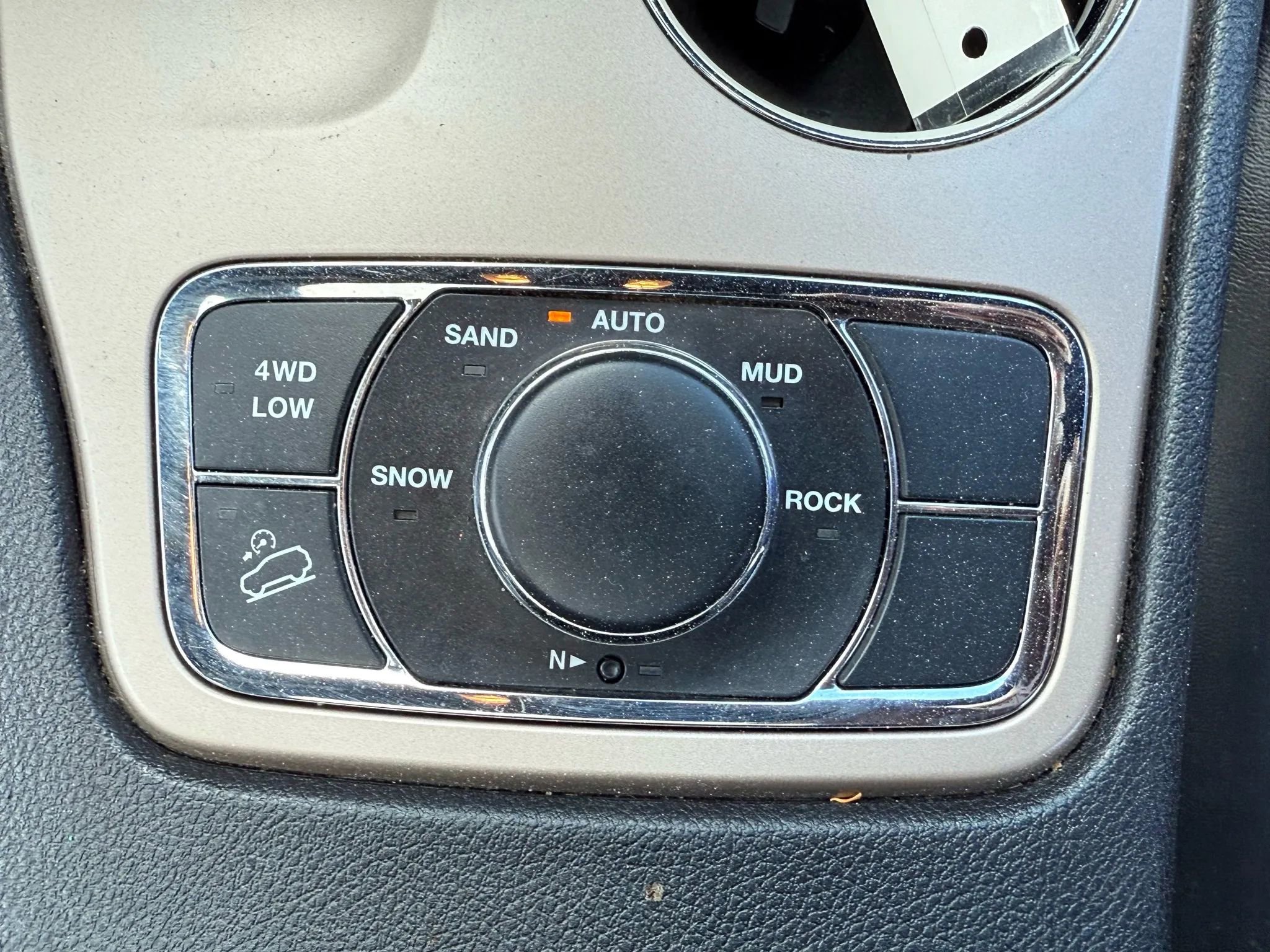Used 2014 Jeep Grand Cherokee Limited AWD/4WD image 35