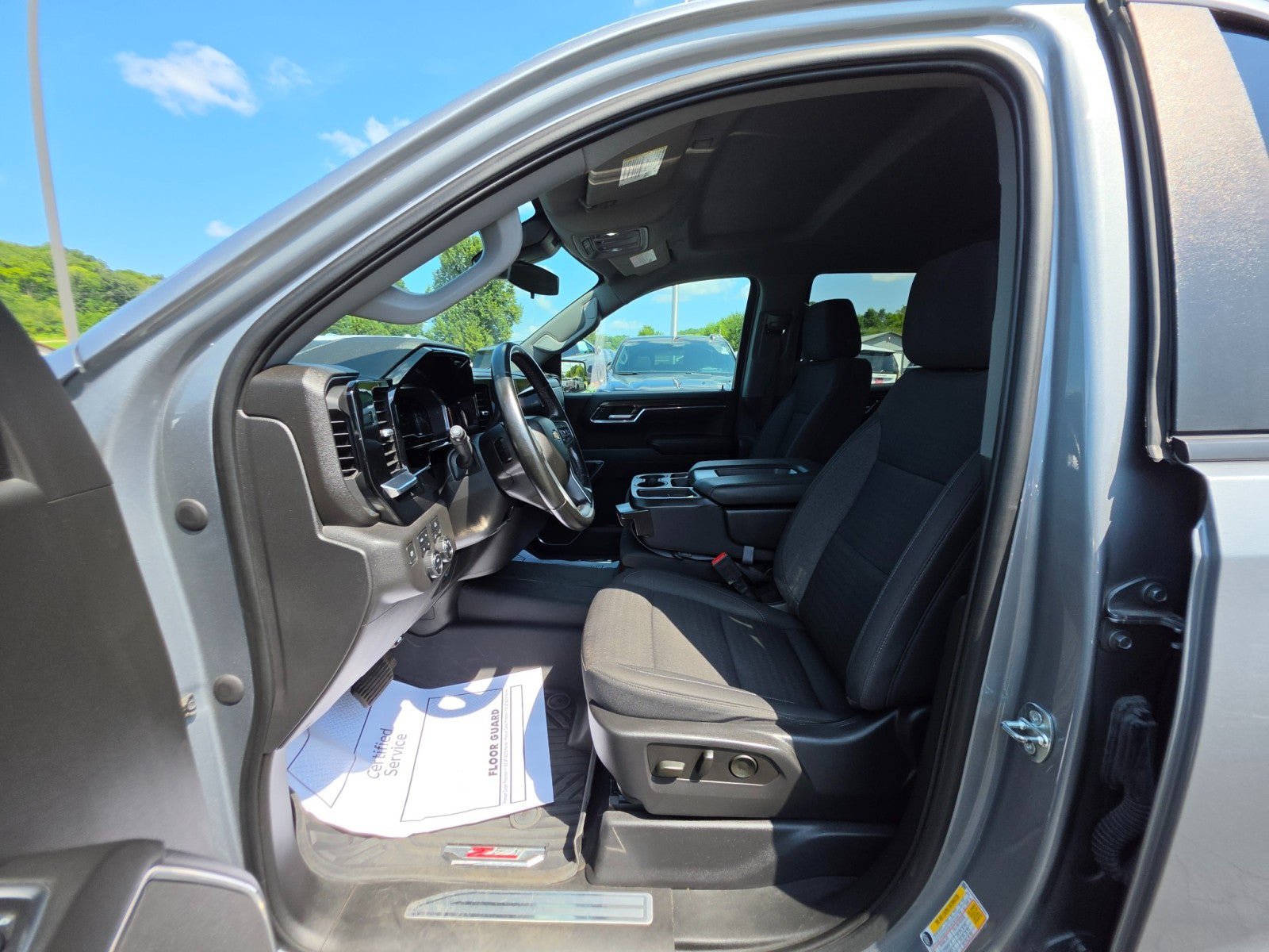 Used 2023 Chevrolet Silverado 1500 LT AWD/4WD image 29