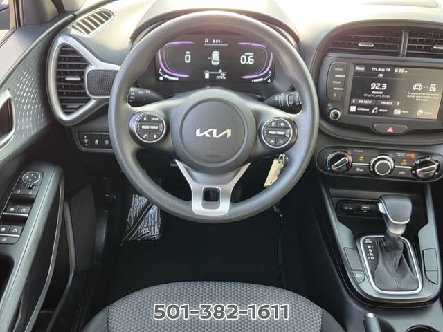 Used 2025 Kia Soul LX w/ LX Technology Package FWD image 12