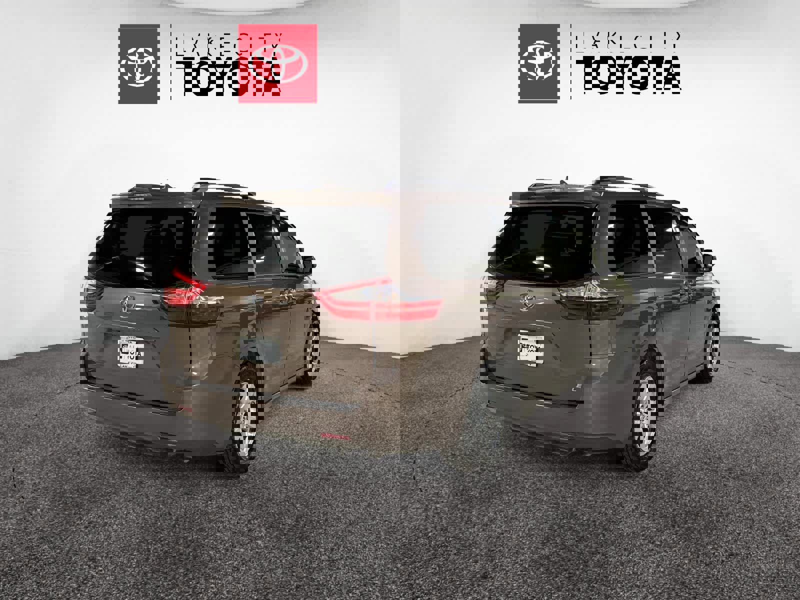 Used 2019 Toyota Sienna LE w/ LE Preferred Package image 7