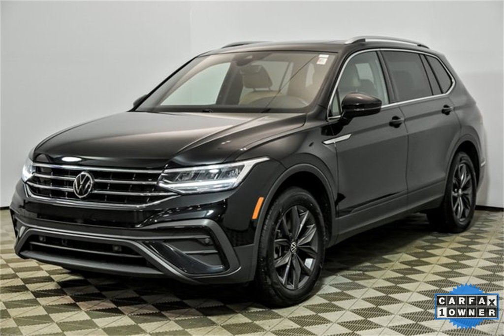 Used 2022 Volkswagen Tiguan SE w/ Panoramic Sunroof Package image 4