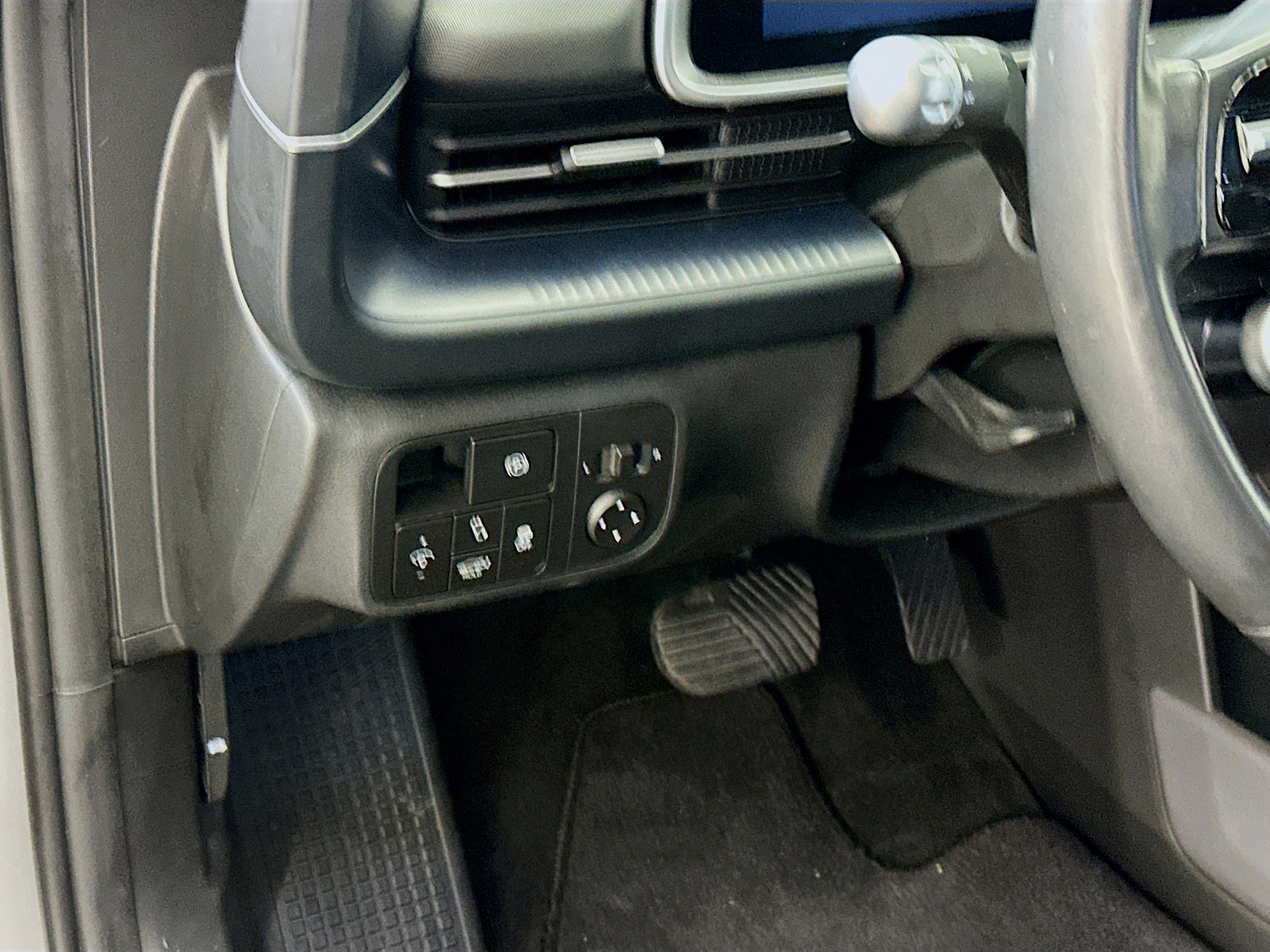 Used 2024 Hyundai Ioniq 6 SE image 17