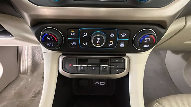 Used 2023 GMC Acadia Denali w/ Denali Ultimate Package AWD/4WD image 23