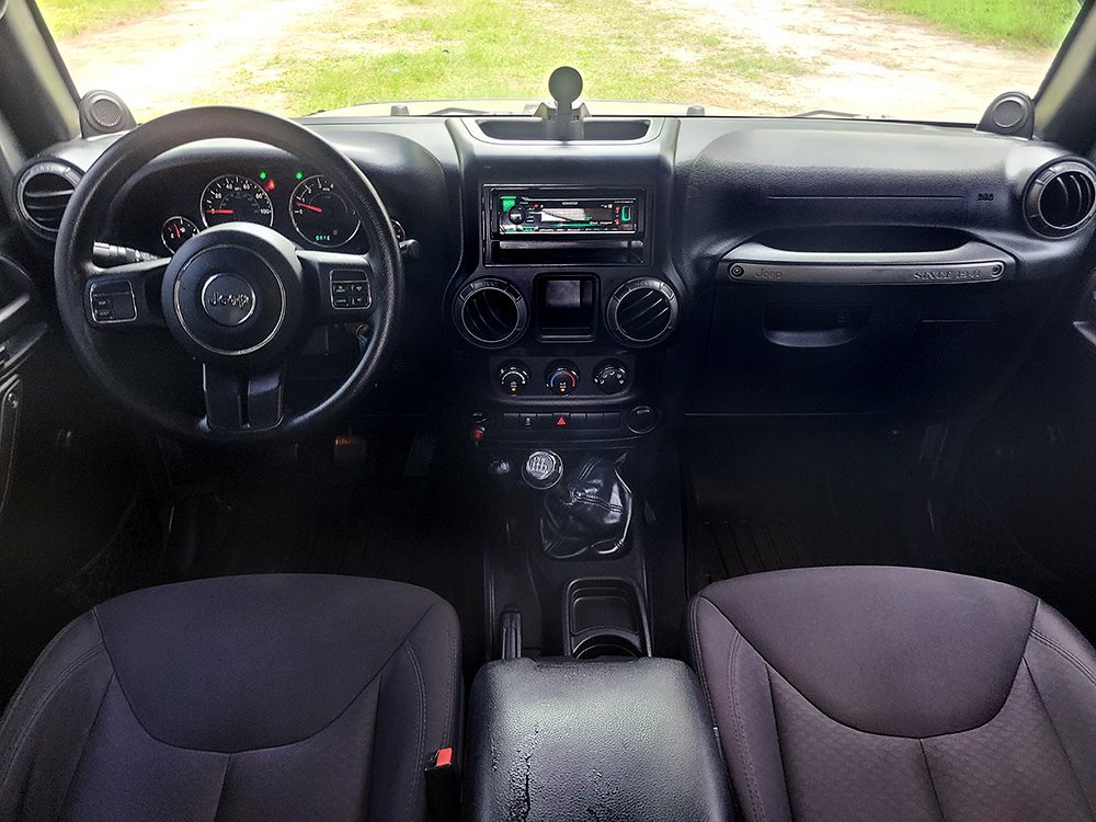 Used 2013 Jeep Wrangler Sport AWD/4WD image 27