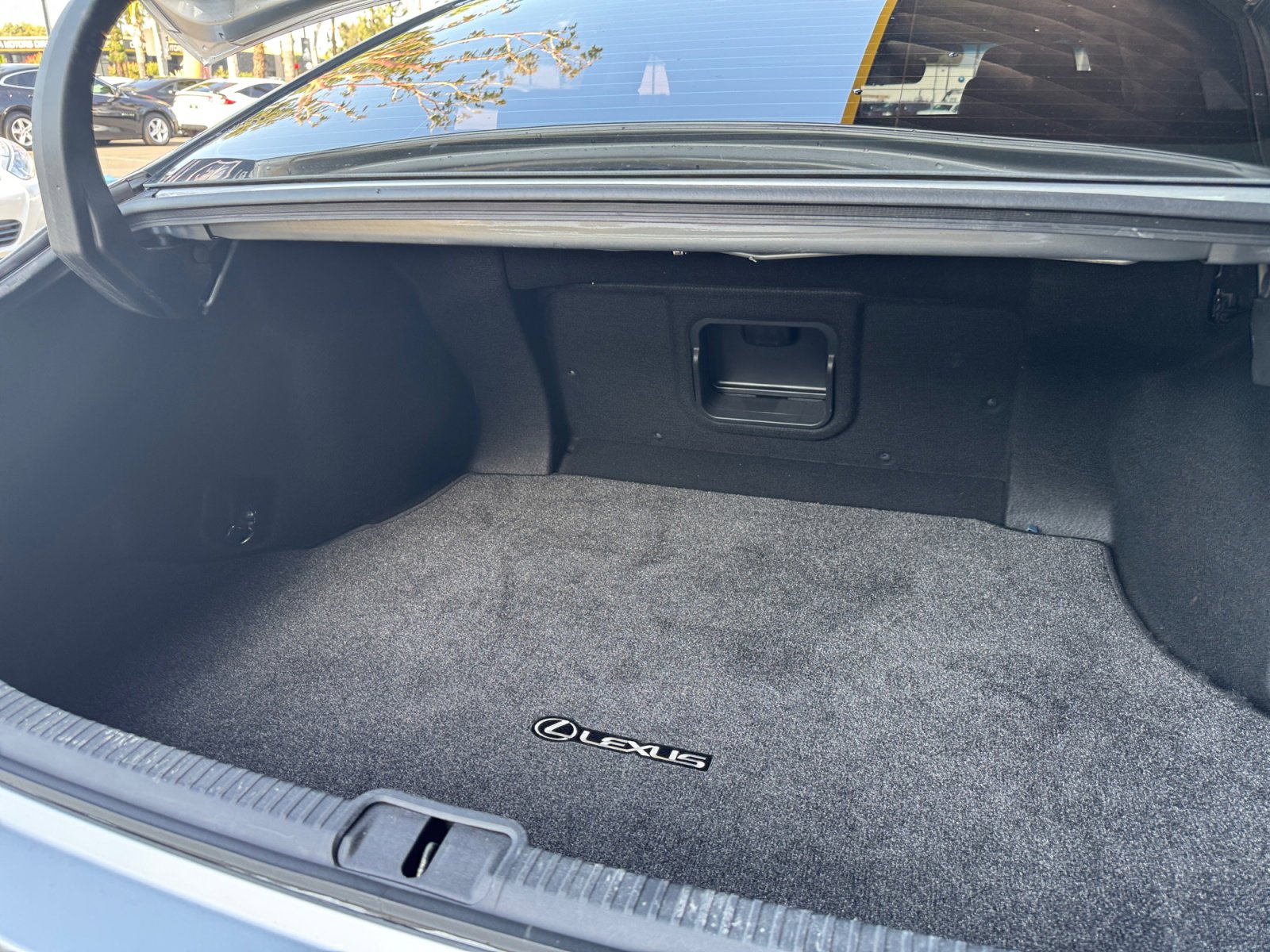 Used 2024 Lexus ES 300h w/ Premium Package FWD image 22