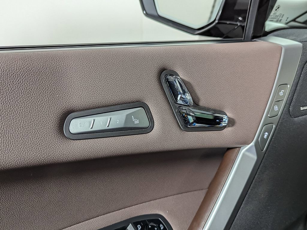 Used 2025 BMW iX xDrive50 w/ Premium Package image 14