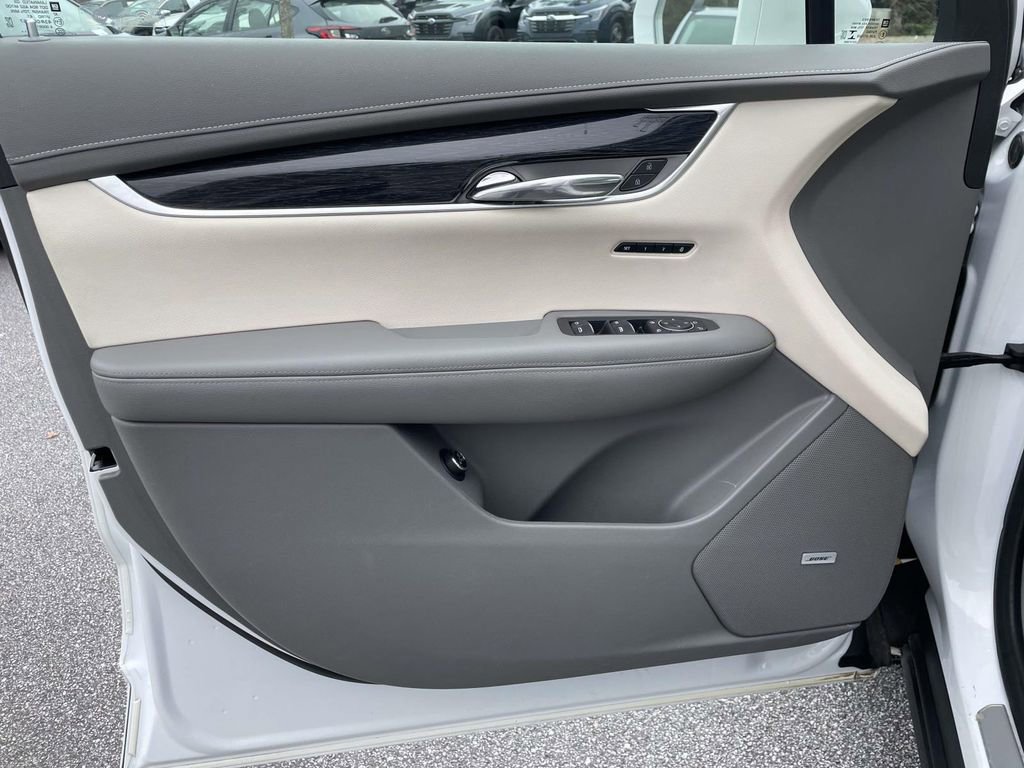 Used 2020 Cadillac XT6 Premium Luxury image 16