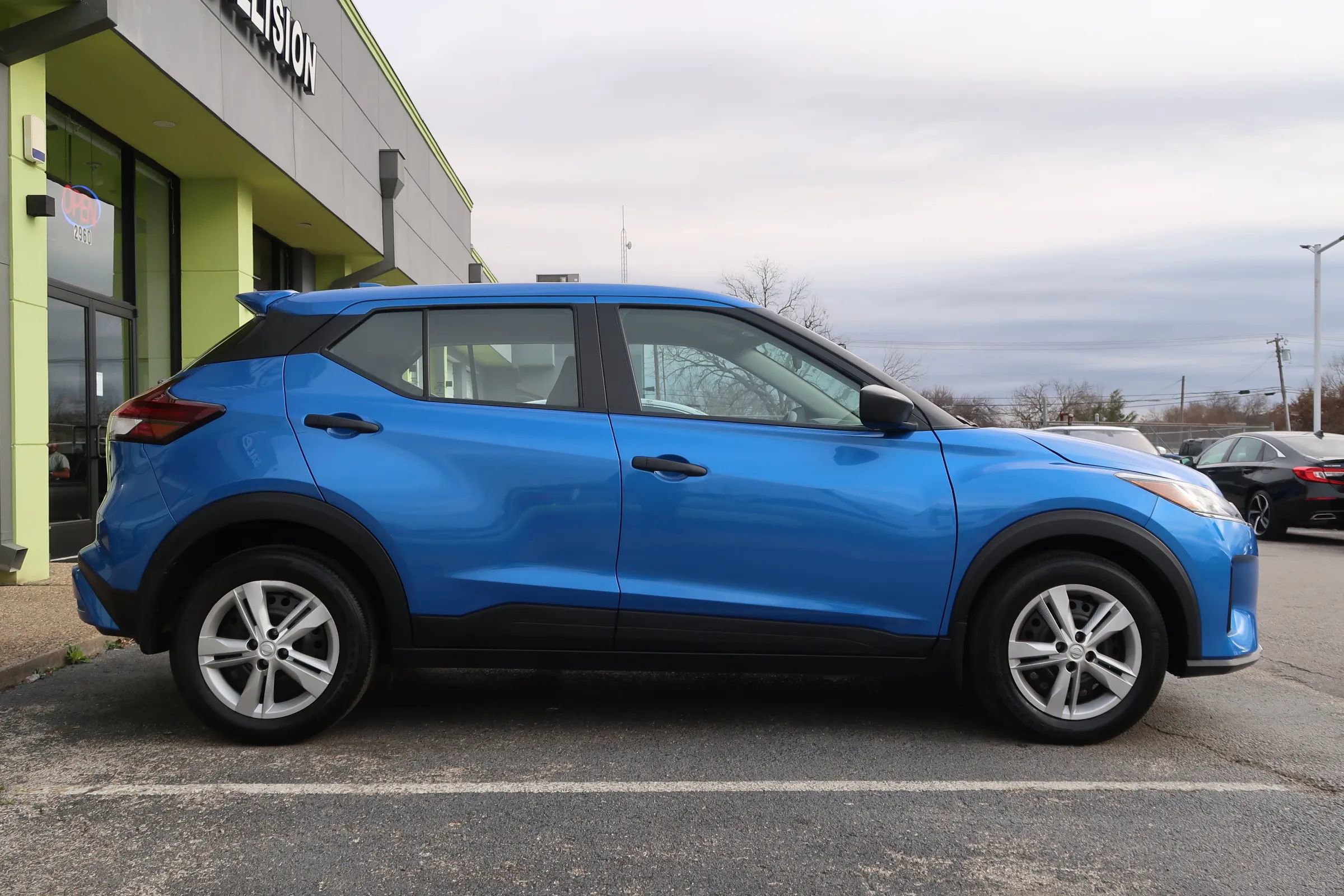 Used 2024 Nissan Kicks S image 8