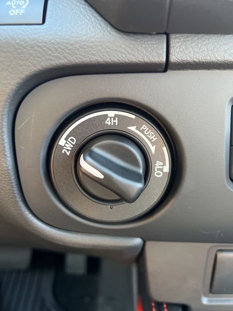 Used 2025 Nissan Frontier PRO-4X image 15