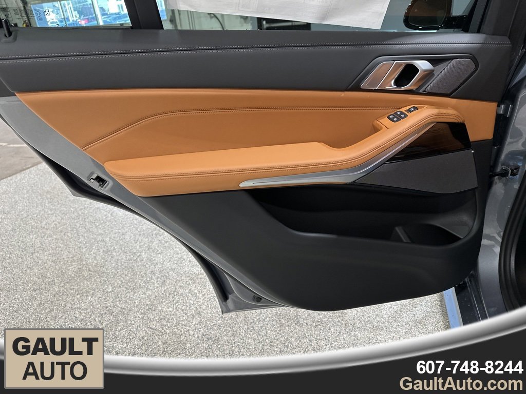 New 2026 BMW X7 xDrive40i w/ M Sport Package image 15