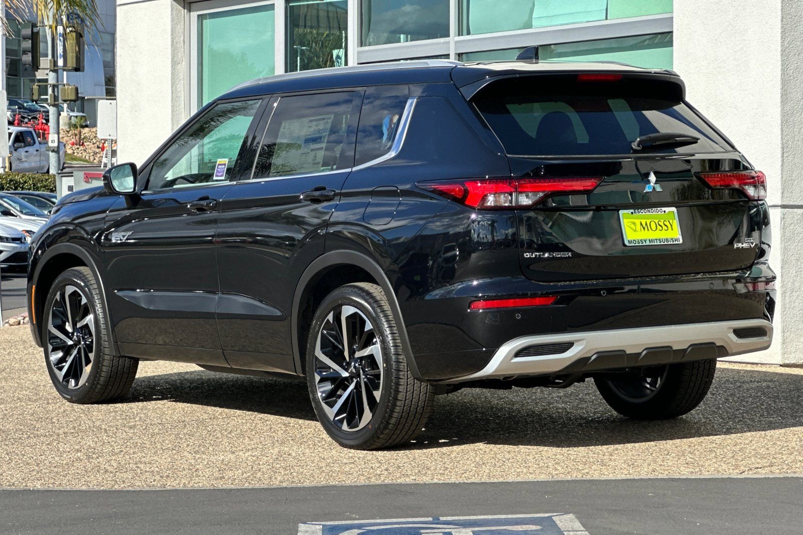 New 2025 Mitsubishi Outlander SEL image 6