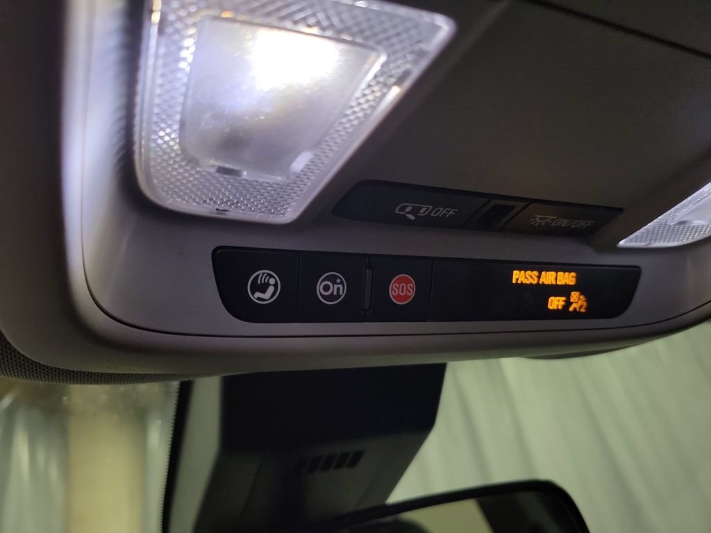 Used 2022 Chevrolet Equinox LT w/ Driver Convenience Package FWD image 21