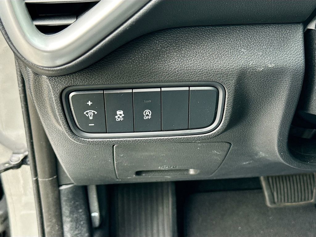 Used 2024 Kia Soul LX w/ Option Group 015 FWD image 22