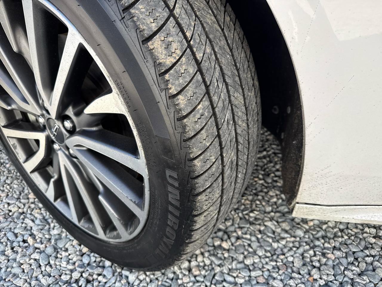 Used 2017 Lincoln Continental Select image 29