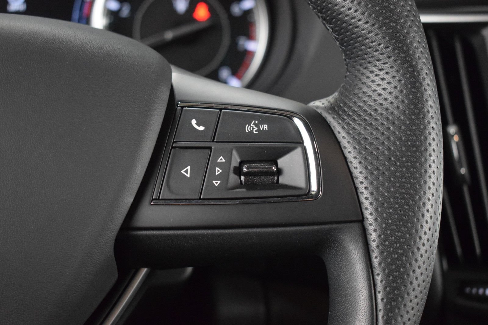 Certified 2023 Maserati Levante GT AWD/4WD image 28