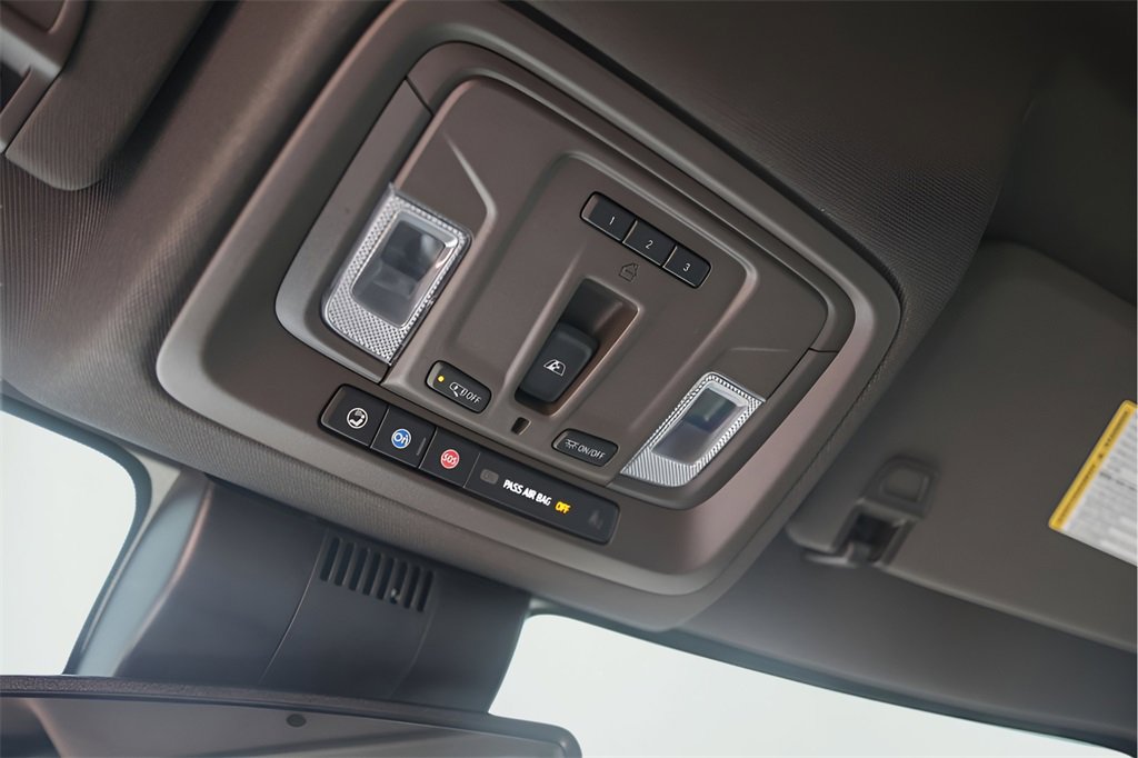 Used 2024 GMC Sierra 3500 SLT w/ SLT Premium Package image 21