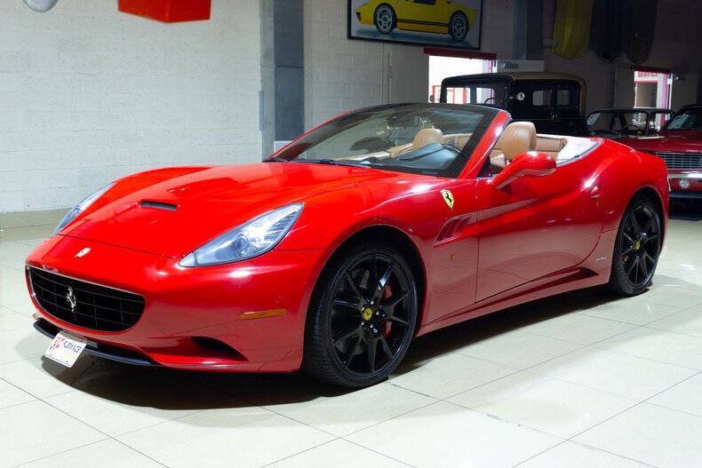 Used 2010 Ferrari California RWD image 2