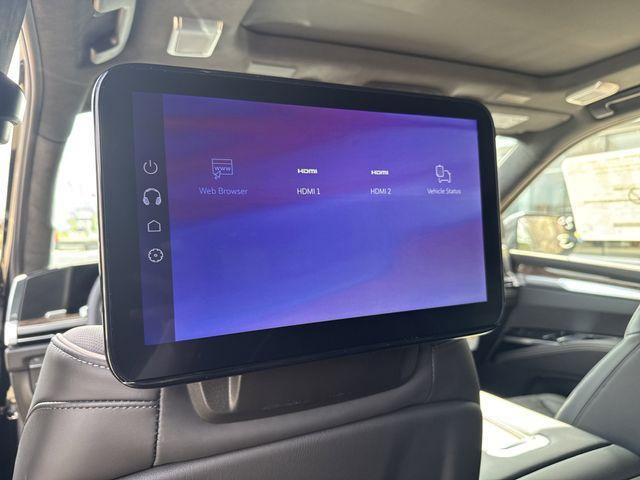 New 2026 Cadillac Escalade Platinum Sport w/ LPO, ONYX Package image 13
