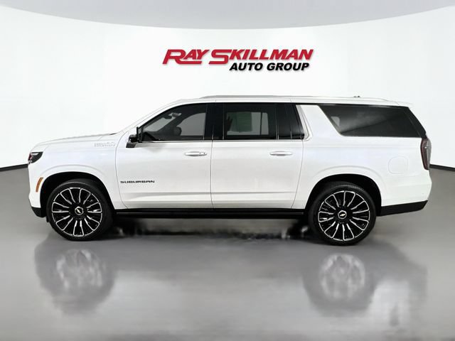 Used 2025 Chevrolet Suburban High Country AWD/4WD image 4