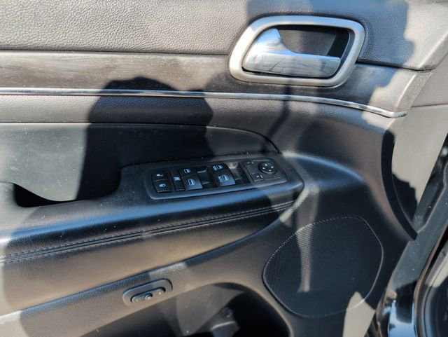 Used 2018 Jeep Grand Cherokee Limited image 16