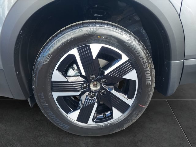 New 2026 Nissan Kicks SV AWD/4WD image 9