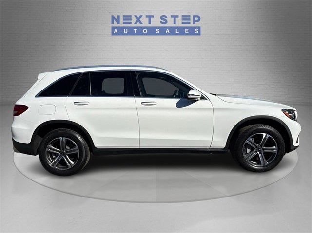 Used 2018 Mercedes-Benz GLC 300 4MATIC w/ Premium Package image 9
