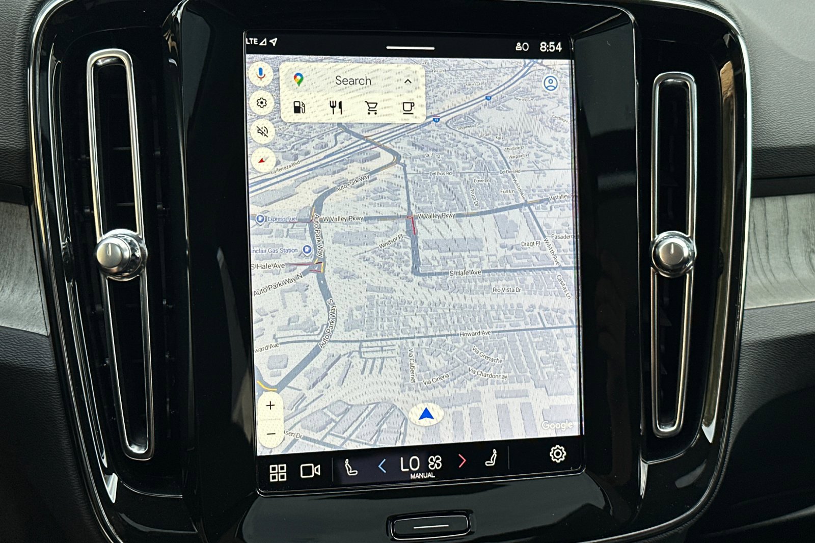 Certified 2025 Volvo XC40 B5 Plus image 23