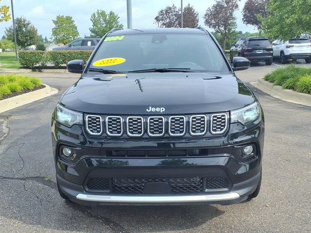 Used 2024 Jeep Compass Limited AWD/4WD image 2