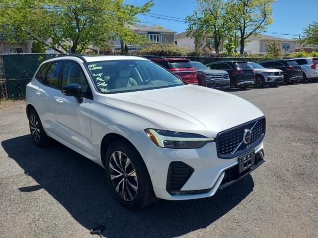 Used 2023 Volvo XC60 B5 Plus w/ Protection Package Premier AWD/4WD image 2