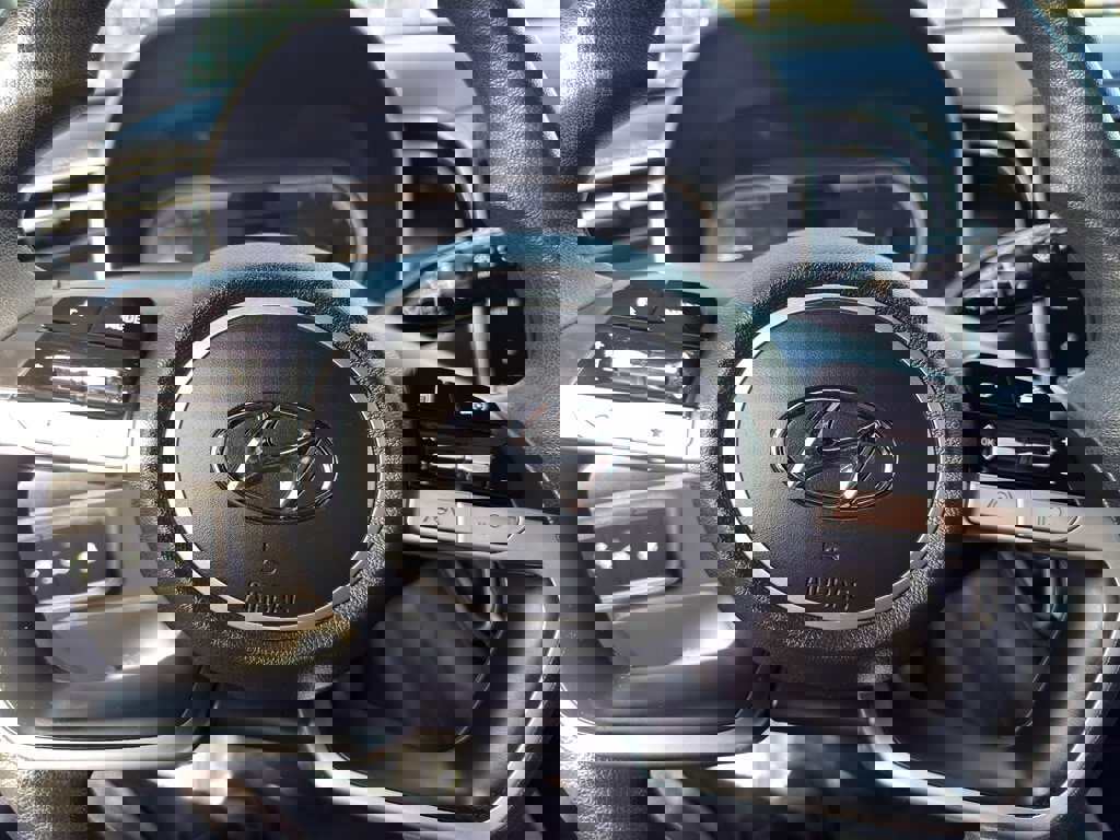 Used 2022 Hyundai Santa Cruz SEL image 13