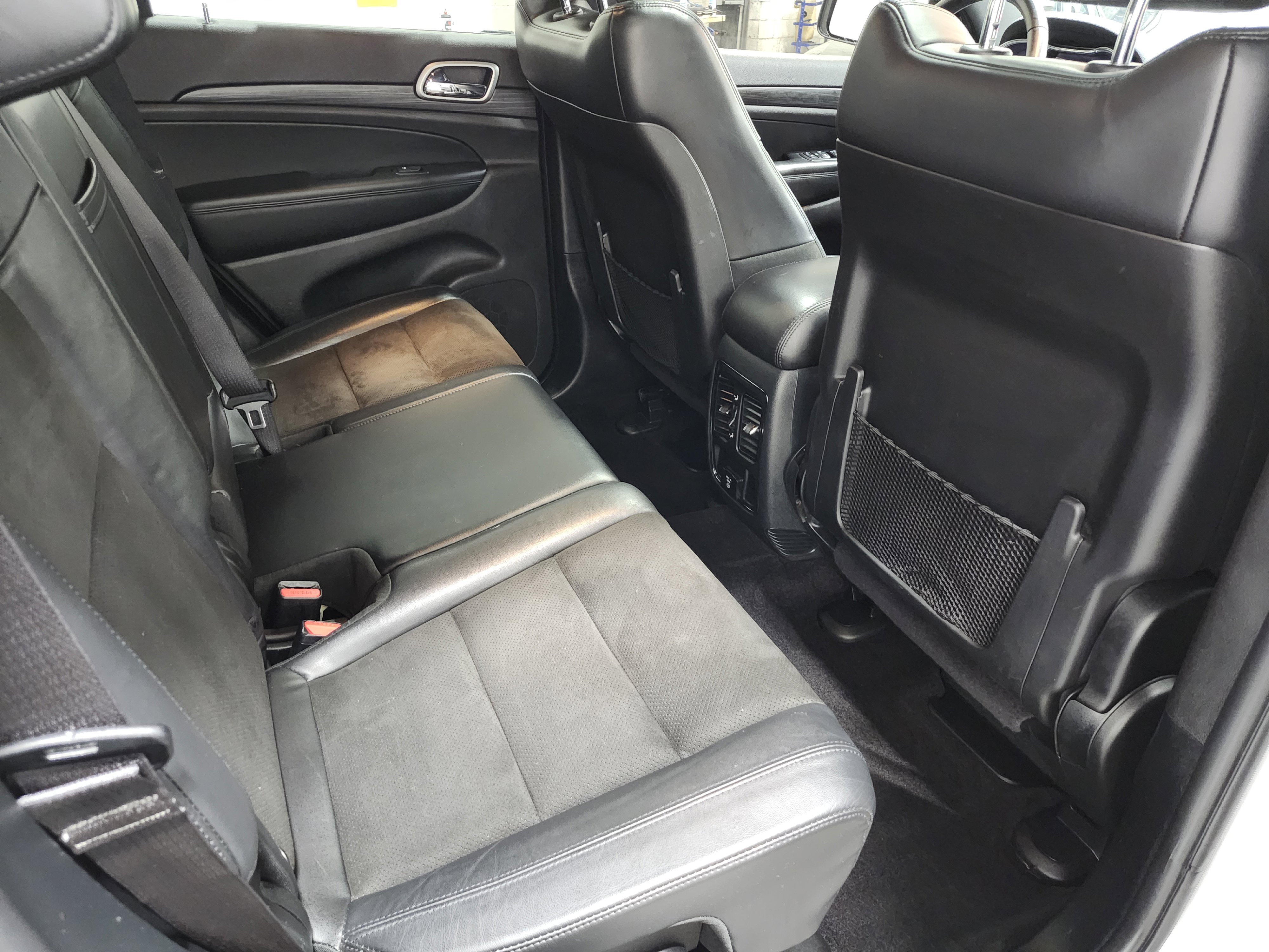 Used 2019 Jeep Grand Cherokee Altitude image 23