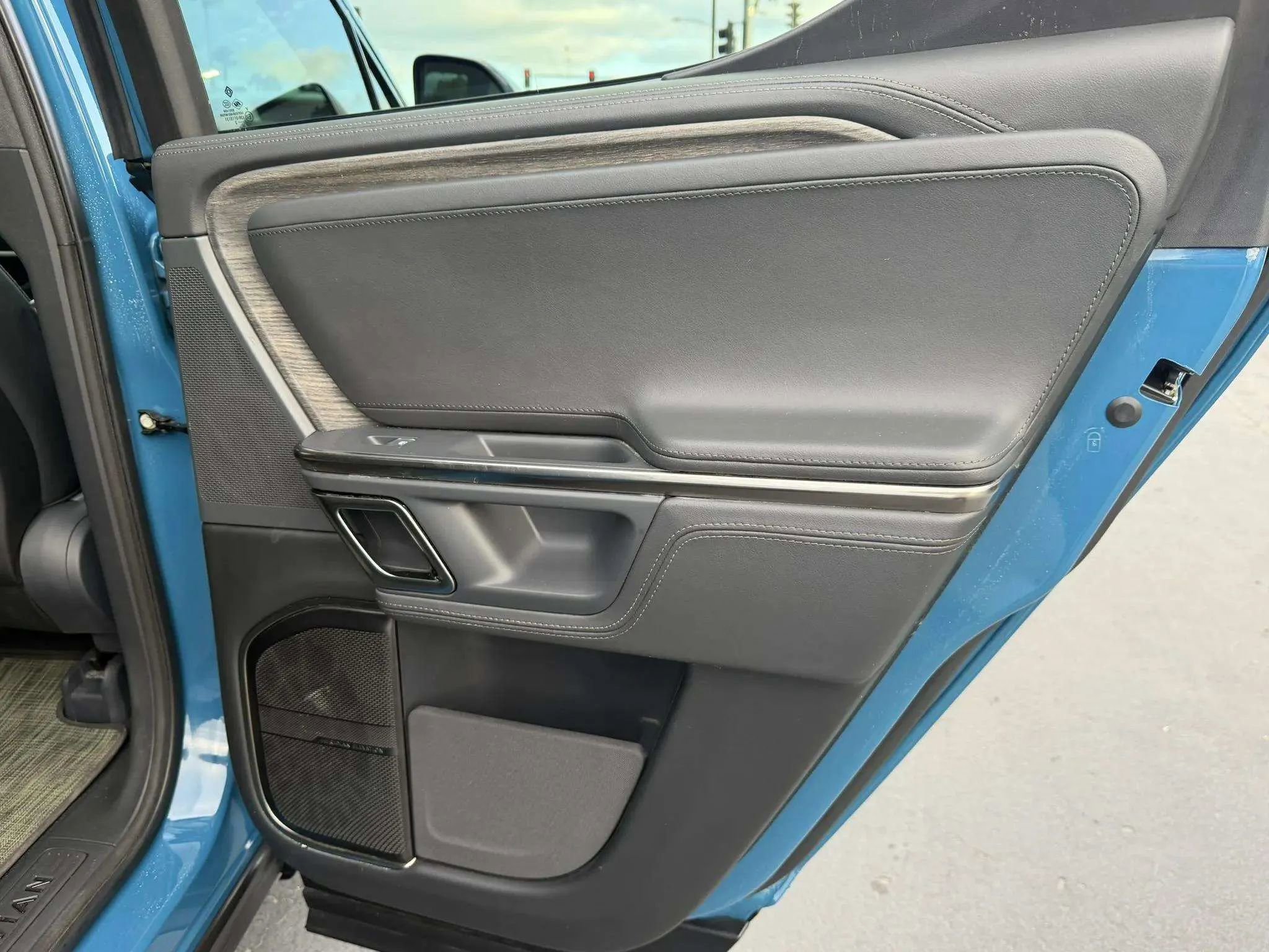 Used 2022 Rivian R1T Launch Edition image 23