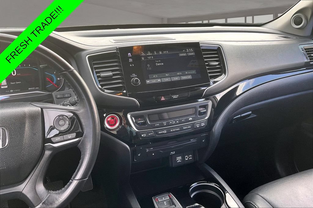 Used 2022 Honda Pilot Touring image 9
