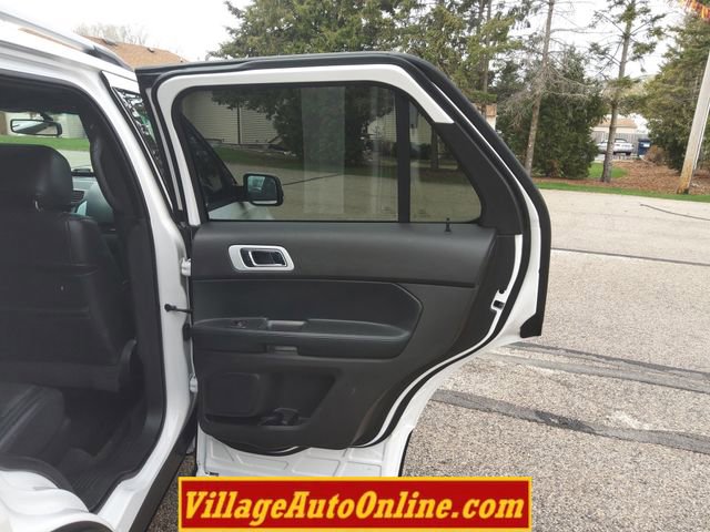 Used 2015 Ford Explorer Limited w/ Equipment Group 301A AWD/4WD image 39