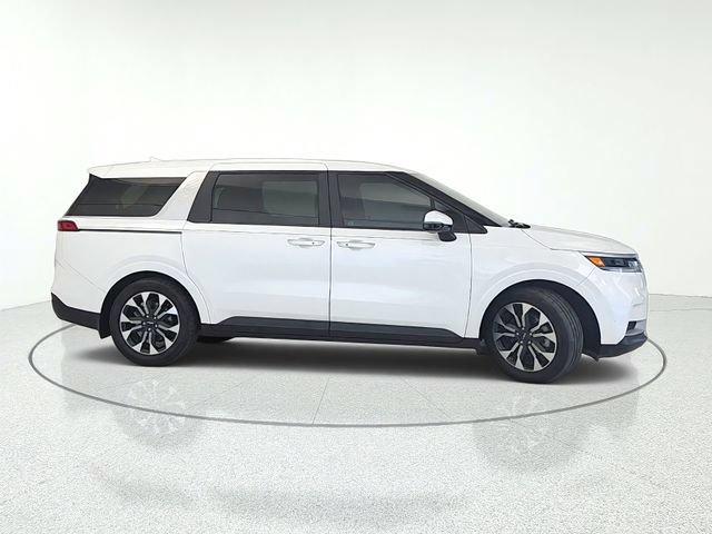 Used 2024 Kia Carnival EX FWD image 7