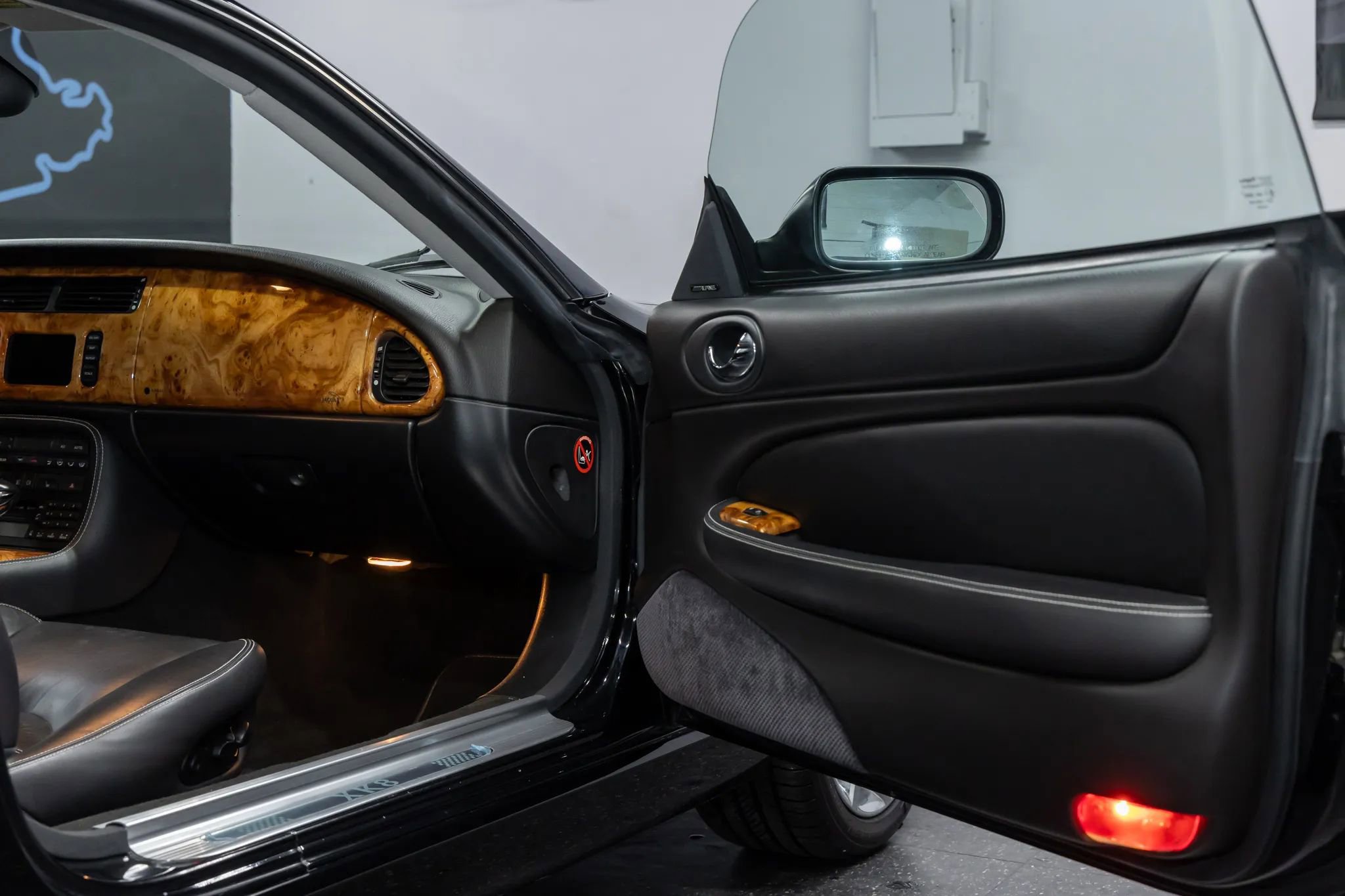 Used 2006 Jaguar XK8 Coupe image 20