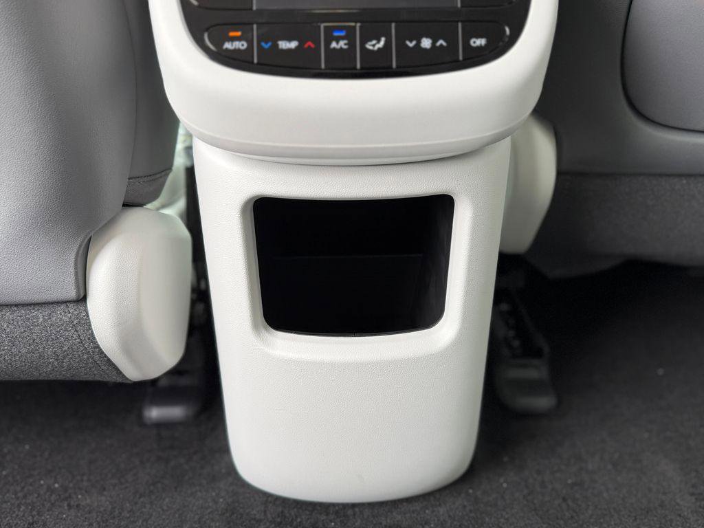 New 2026 Hyundai Ioniq 9 SEL image 13