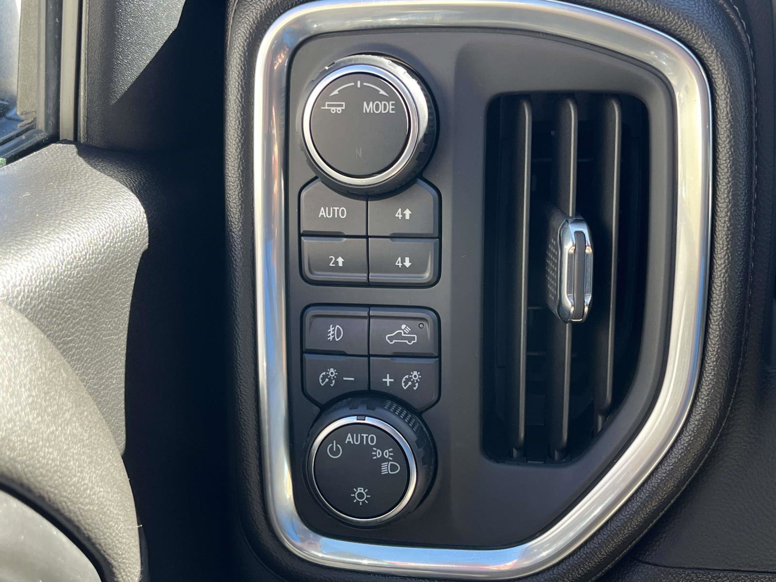 Used 2022 Chevrolet Silverado 1500 LT Trail Boss w/ Convenience Package II video 3